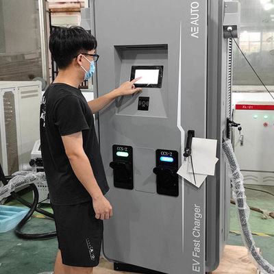 वाणिज्यिक 120kw इलेक्ट्रिक वाहन आपूर्ति उपकरण IP55 EV DC फास्ट चार्जर 60HZ