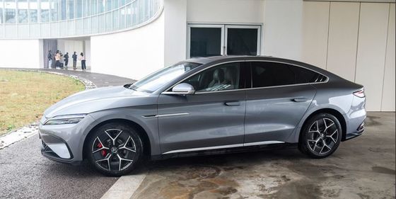 BYD हान उच्च प्रदर्शन वाली इलेक्ट्रिक कारें