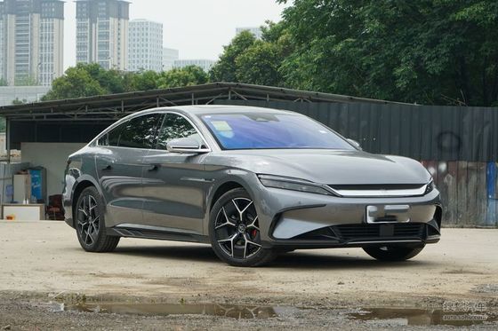 BYD हान उच्च प्रदर्शन वाली इलेक्ट्रिक कारें