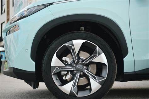 बाएं हाथ की AION V इलेक्ट्रिक कार 500km रेंज 5 सीटर SUV कार व्यस्क किशोर के लिए