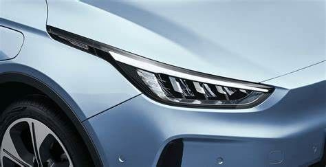 ज्यामिति C कॉम्पैक्ट इलेक्ट्रिक कार EV 550km रेंज फ्रंट व्हील ड्राइव 150km/h