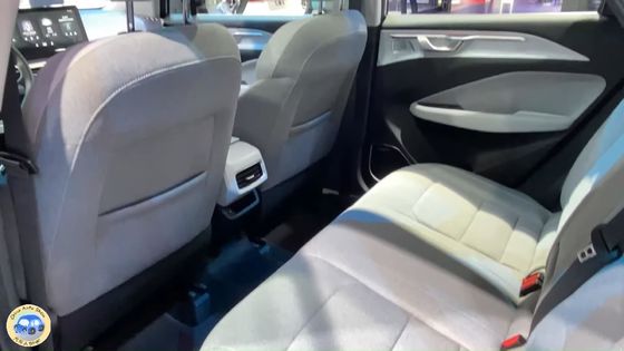 ज्यामिति C कॉम्पैक्ट इलेक्ट्रिक कार EV 550km रेंज फ्रंट व्हील ड्राइव 150km/h