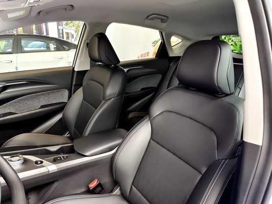 400 किमी / 550 किमी कॉम्पैक्ट इलेक्ट्रिक एसयूवी जीली जियोमेट्री सी ब्लूबेरी प्योर ईवी वाहन