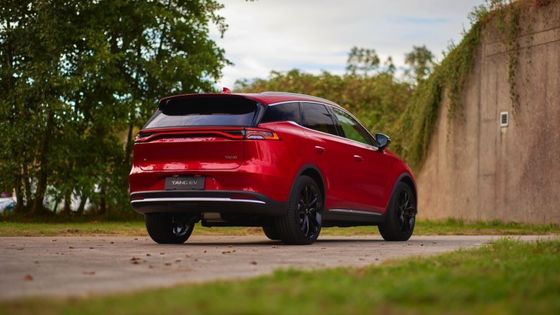 635 किमी उच्च प्रदर्शन वाली इलेक्ट्रिक कारें