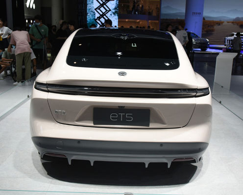 200km/h हाई परफॉरमेंस इलेक्ट्रिक कार Nio ET5 लेफ्ट स्टीयरिंग लक्ज़री इलेक्ट्रिक सेडान