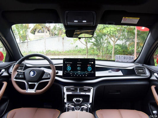 400km मध्यम आकार की इलेक्ट्रिक कारें