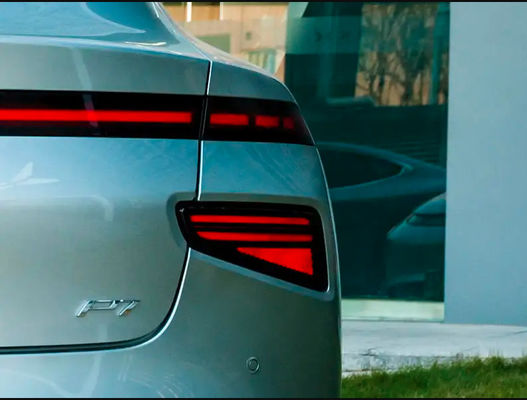 Xiaopeng P7 4 व्हील इलेक्ट्रिक वाहन 480km इलेक्ट्रिक एडल्ट कार CCC प्रमाणित