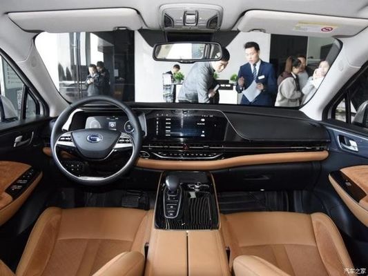 110km/H GAC AION इलेक्ट्रिक कार 5 दरवाजे 5 सीटर सेडान कार लिथियम आयन बैटरी