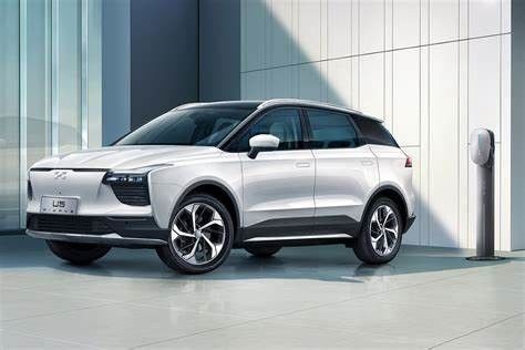 403 किमी लंबी दूरी की प्योर इलेक्ट्रिक कार AIWAYS U5 160 किमी/घंटा की गति के साथ