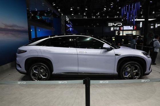 सुंदर शुद्ध इलेक्ट्रिक BYD सी लियोन 07 ईवी कार ब्लेड बैटरी के साथ नई ऊर्जा वाहन