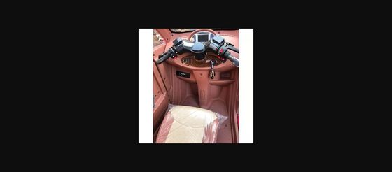 तीन पहिया पूर्ण बंद कार्बाइन यात्री इलेक्ट्रिक ट्राइसाइकिल 1200W मोटर के साथ 3 सीटें