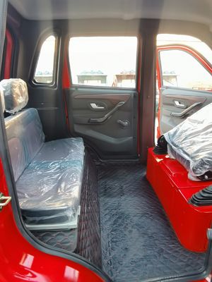 गैसोलीन संचालित बंद मोटर चालित यात्री तीन पहिया बहु रंगों के साथ अधिकतम गति 70 किमी/घंटा