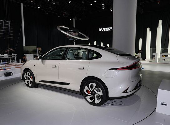 जिजी एलएस6 अधिकतम शक्ति 575 किलोवाट सभी इलेक्ट्रिक ऑटो 252 किमी प्रति घंटे की शीर्ष गति के साथ इलेक्ट्रिक स्पोर्ट्स वाहन