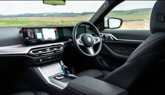 बीएमडब्ल्यू आई4 डबल इलेक्ट्रिक मोटर्स पावर एंड हैचबैक ट्रंक में उपलब्ध नवीनतम और सभी पहियों का ड्राइव