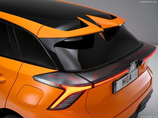 नई ऊर्जा 2024 सबसे गर्म शुद्ध इलेक्ट्रिक वाहन 250N.m टॉर्क अधिकतम 986l के साथ एमजी 4 ईवी अतिरिक्त बड़े ट्रंक स्थान