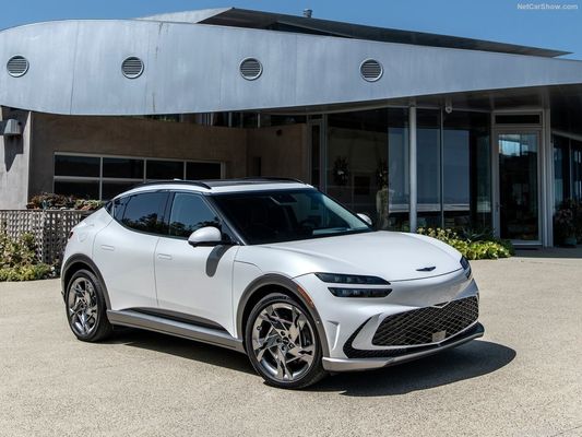 जेनेसिस जीवी60 अपमार्केट ऑल इलेक्ट्रिक फैमिली कार 76.4kwh बैटरी 350Nm Of Torque Boost & Drift मॉडल के साथ