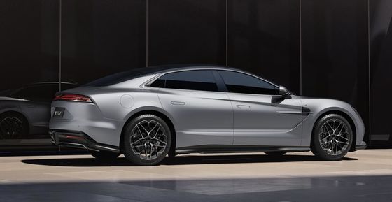 PRESALE 2024 नई EV कार BYD यांगवांग U7 सेडान हवा प्रतिरोध Of Cd 0.195 240Kw मोटर शक्ति