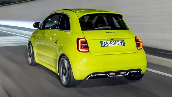 प्यारा और खेल में Abarth 500e गर्म हैचबैक इलेक्ट्रिक कार के रूप में मज़ा के रूप में पेट्रोल 152P.S मोटर शक्ति
