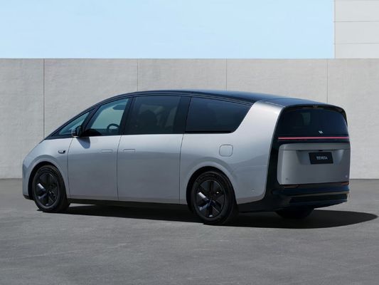 लिक्सियांग मेगा 2024 ईवी 7 सीट लक्जरी एमपीवी 710 किमी लंबी दूरी 4WD इलेक्ट्रिक कार