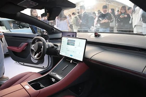 2024 न्यू चेरी हुआवेई लक्ज़री एस7 2024 लक्ज़री इलेक्ट्रिक सेडान लक्ज़री एस7 12.4 किलोवाट/घंटा की खपत के साथ