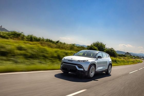 विशिष्ट वांछनीय इलेक्ट्रिक एसयूवी फिस्कर ओशन इलेक्ट्रिक परिवार एसयूवी 556bhp/737Nm के साथ शक्ति