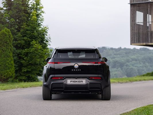 विशिष्ट वांछनीय इलेक्ट्रिक एसयूवी फिस्कर ओशन इलेक्ट्रिक परिवार एसयूवी 556bhp/737Nm के साथ शक्ति