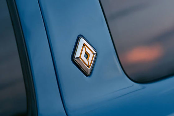 2023 RIVIAN R1S चार मोटर 800P.S 660 किमी की रेंज 3.1 सेकंड में 60 मील प्रति घंटे को मारता है सभी इलेक्ट्रिक पावरट्रेन W 7seats उच्च अंत कार्बिन