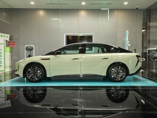 2024 शुद्ध इलेक्ट्रिक हांगकी ईएच7 इलेक्ट्रिक कार 820 किमी रेंज के साथ