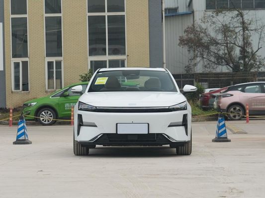 2024 जीली एल6 प्लग-इन हाइब्रिड इलेक्ट्रिक कार 1370 किमी रेंज के साथ