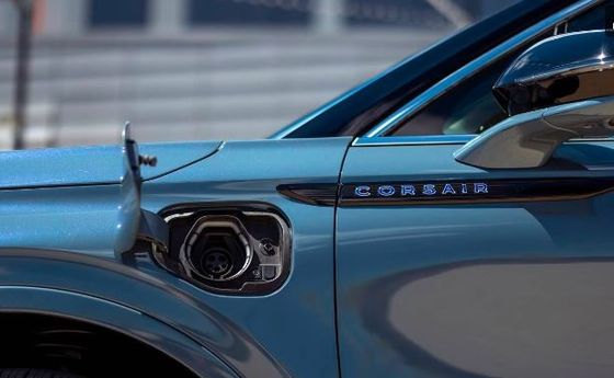 024 लिंकन कॉर्सेयर प्लग-इन हाइब्रिड ग्रीन ईवी एसयूवी 5 यात्री लिंकन कॉर्सेयर आपको बुद्धिमान सुविधाओं में लिपटे