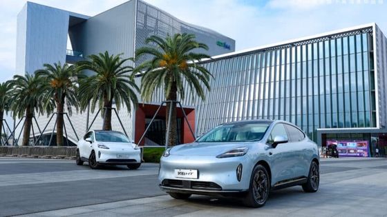 2023 जीएसी एयॉन का हाइपर एचटी फास्टबैक एसयूवीआरडब्ल्यूडी बैटरी स्वैप वर्जन गॉल विंग डोर के साथ, 245 एचपी, 550 किमी रेंज