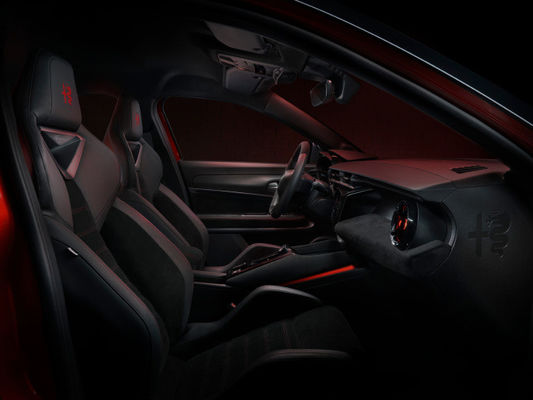 प्रीसेल सबसे स्पोर्टी कॉम्पैक्ट कार अल्फा रोमियो पहला ईवी मिलानो दो ड्राइवट्रेन विकल्पों के साथ 156ph&240ph WLTC 240miles