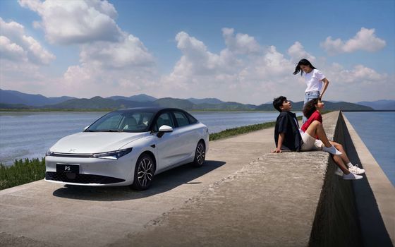 2024 Xpeng P5 इलेक्ट्रिक वाहन EV इलेक्ट्रिक कार लंबी दूरी 480 किमी 155KW पावर 170 किमी/घंटा