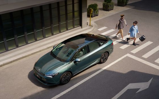 2024 Xpeng P5 इलेक्ट्रिक वाहन EV इलेक्ट्रिक कार लंबी दूरी 480 किमी 155KW पावर 170 किमी/घंटा