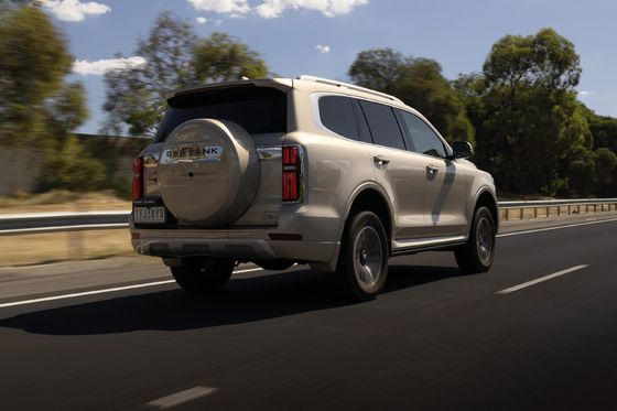 नई ऊर्जा कार 2023 TANK 500 PHEV AWD ड्राइवट्रेन 180 किमी/घंटा की शीर्ष गति 6.9 सेकंड 0-100 त्वरण के साथ