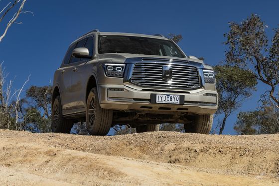 नई ऊर्जा कार 2023 TANK 500 PHEV AWD ड्राइवट्रेन 180 किमी/घंटा की शीर्ष गति 6.9 सेकंड 0-100 त्वरण के साथ