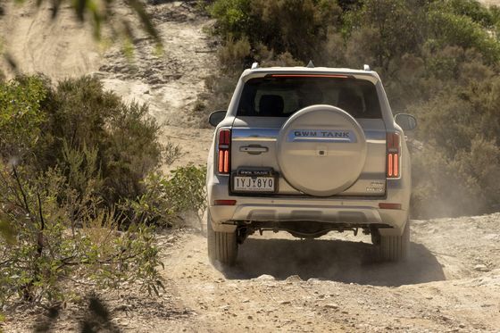 नई ऊर्जा कार 2023 TANK 500 PHEV AWD ड्राइवट्रेन 180 किमी/घंटा की शीर्ष गति 6.9 सेकंड 0-100 त्वरण के साथ