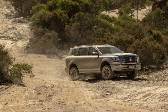 नई ऊर्जा कार 2023 TANK 500 PHEV AWD ड्राइवट्रेन 180 किमी/घंटा की शीर्ष गति 6.9 सेकंड 0-100 त्वरण के साथ