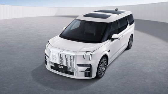 Zeekr 009 Pure Electric Luxury MPV MPVS की आपकी अपेक्षाओं को फिर से परिभाषित करता है 140kwh बैटरी 822 किमी CLTC रेंज 0-100 किमी/घंटा 4.5 सेकंड में