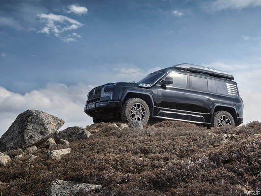 पूर्व बिक्री 2024 बीजिंग ऑटो शो BYD यांगवांग U8 2024 लक्जरी ऑफ रोड वाहन 1197hp 4मोटर 4wd इलेक्ट्रिक कार Byd U8 हाइब्रिड