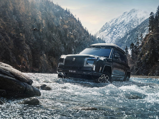 पूर्व बिक्री 2024 बीजिंग ऑटो शो BYD यांगवांग U8 2024 लक्जरी ऑफ रोड वाहन 1197hp 4मोटर 4wd इलेक्ट्रिक कार Byd U8 हाइब्रिड