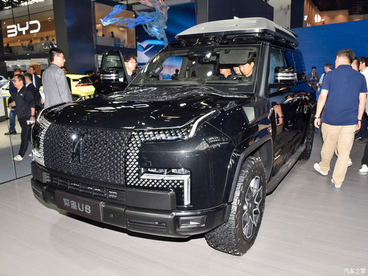 पूर्व बिक्री 2024 बीजिंग ऑटो शो BYD यांगवांग U8 2024 लक्जरी ऑफ रोड वाहन 1197hp 4मोटर 4wd इलेक्ट्रिक कार Byd U8 हाइब्रिड