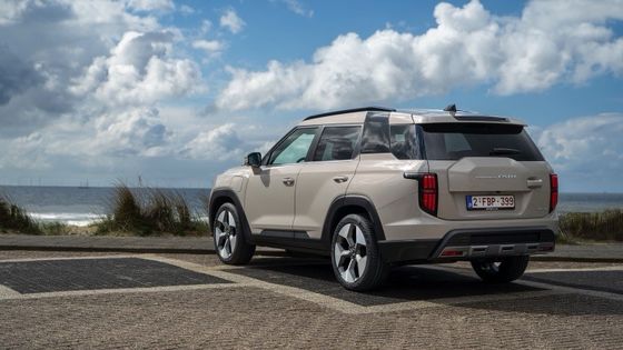 नवीनतम शुद्ध इलेक्ट्रिक वाहन केजीएम टोरेस ईवीएस 109mph शीर्ष गति 152kw 207PS अधिकतम शक्ति जाने के लिए तैयार शुद्ध इलेक्ट्रिक कार