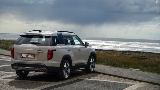 नवीनतम शुद्ध इलेक्ट्रिक वाहन केजीएम टोरेस ईवीएस 109mph शीर्ष गति 152kw 207PS अधिकतम शक्ति जाने के लिए तैयार शुद्ध इलेक्ट्रिक कार