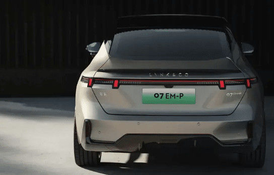 आज नवीनतम लांच किया गया LYNK& CO 07 EM-P 126km लंबी दूरी की प्रो PHEV 160 kW इलेक्ट्रिक मोटर & 350N.m टॉर्क नई ऊर्जा वाहन