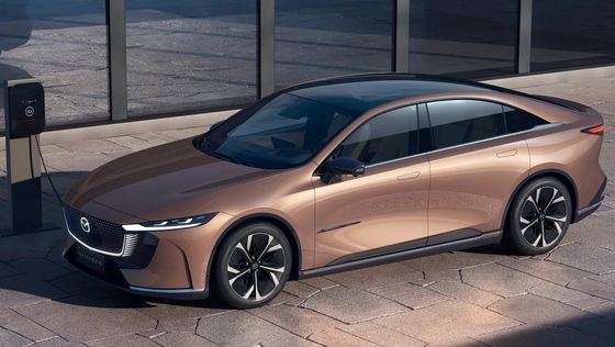 पहला शुद्ध इलेक्ट्रिक वाहन माज्दा EZ-6 एक चिकना रियर व्हील ड्राइव सेलोन है