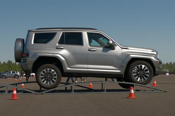 जीडब्ल्यूएम टैंक लक्जरी ऑफ रोड एसयूवी पीएचईवी एडब्ल्यूडी ड्राइवट्रेन 190 किमी/घंटा अधिकतम गति 3.0 टन 360 पीएस वी 6 इंजन और 0.4 घंटे तेजी से चार्जिंग समय के साथ