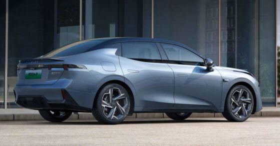 शक्तिशाली नई हाइब्रिड कार LYNK&CO 07 EM-P 163 PS और 255 Nm Torque और 160kw मोटर पावर और 3 स्पीड DHT गियरबॉक्स के साथ