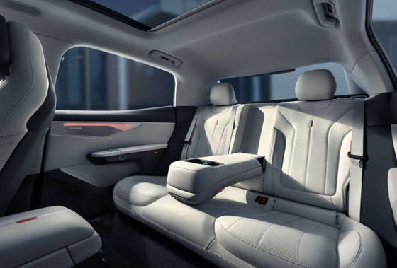 शक्तिशाली नई हाइब्रिड कार LYNK&CO 07 EM-P 163 PS और 255 Nm Torque और 160kw मोटर पावर और 3 स्पीड DHT गियरबॉक्स के साथ