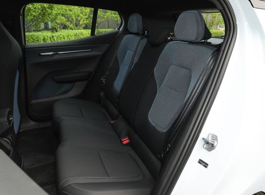 शुद्ध इलेक्ट्रिक वोल्वो इलेक्ट्रिक एसयूवी EX30 410 किमी लंबी दूरी के आरडब्ल्यूडी कोर एडिशन के साथ 272 पी.एस. और 343 एन.एम. मोटर शक्ति का टॉर्क